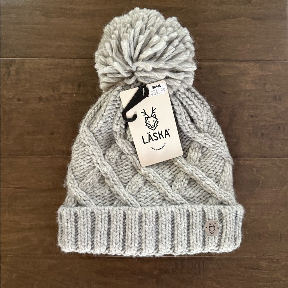 Women’s Laska touque NWT